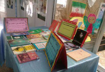 برگزاری نمایشگاه کتاب به مناسبت هفته کتاب وکتابخوانی- دبیرستان دخترانه امام حسین علیه السلام-  دوره اول- تربت حیدریه