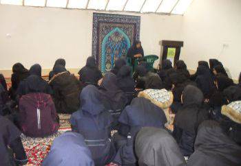برگزاری جلسات قرآن به یاد شهدای دانش آموز- دبیرستان دخترانه امام حسین علیه السلام- دوره دوم کاشمر